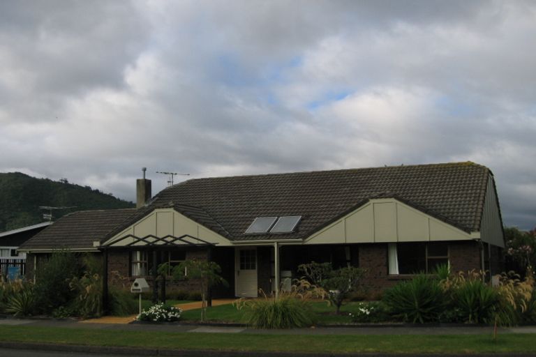 Photo of property in 66 Belvedere Avenue, Waikanae, 5036
