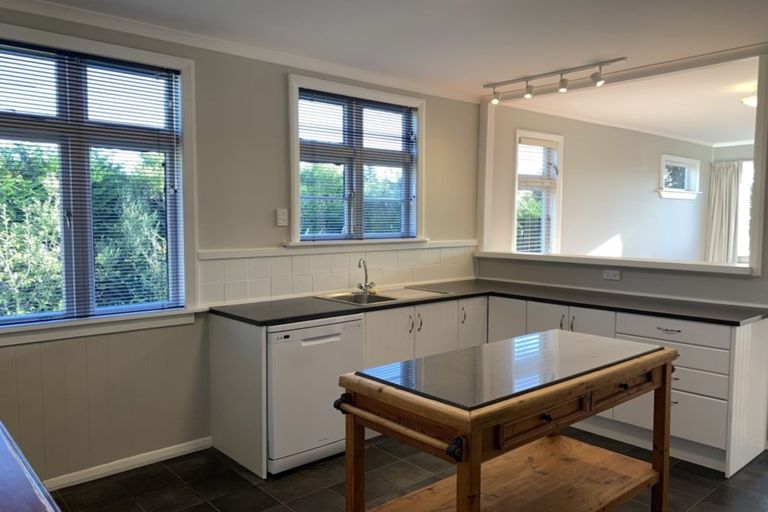 Photo of property in 1 Trig Hill Terrace, Waikanae Beach, Waikanae, 5036