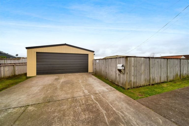 Photo of property in 10 Campbell Street, Hawera, 4610