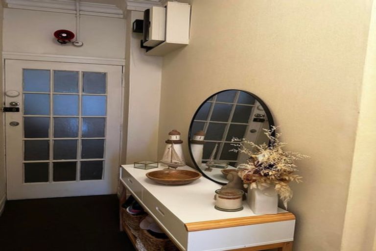 Photo of property in Elms Court Flats, 8/367 The Terrace, Te Aro, Wellington, 6011