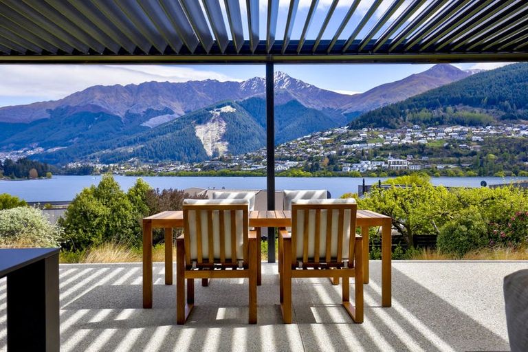 Photo of property in 53 Peninsula Road, Mangere, Auckland, 2022