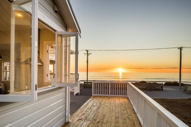 Photo of property in 60 The Parade, Paekakariki, 5034