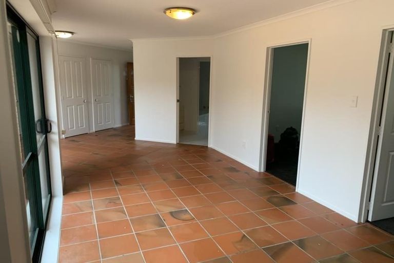 Photo of property in 78 Buscomb Avenue, Henderson, Auckland, 0610