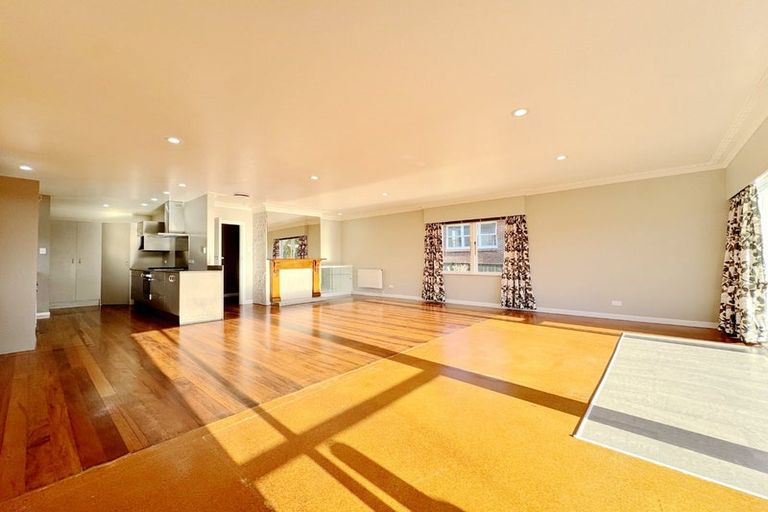 Photo of property in 101 Sunnyside Road, Sunnyvale, Auckland, 0612