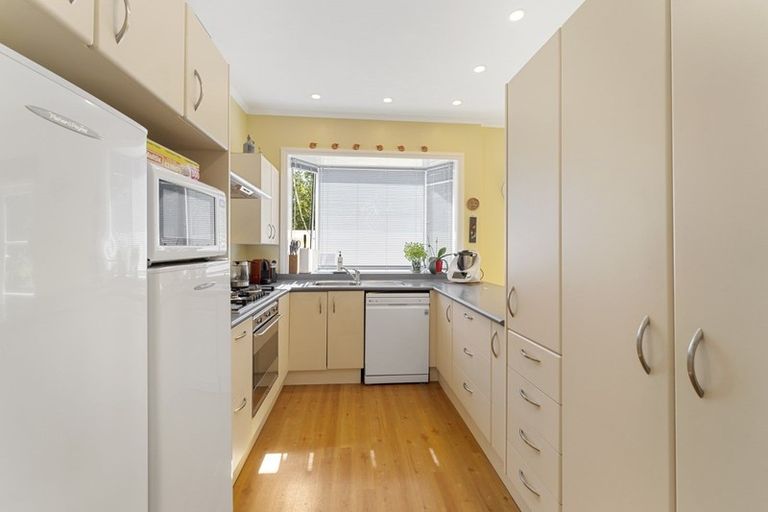 Photo of property in 33 Elmslie Road, Pinehaven, Upper Hutt, 5019