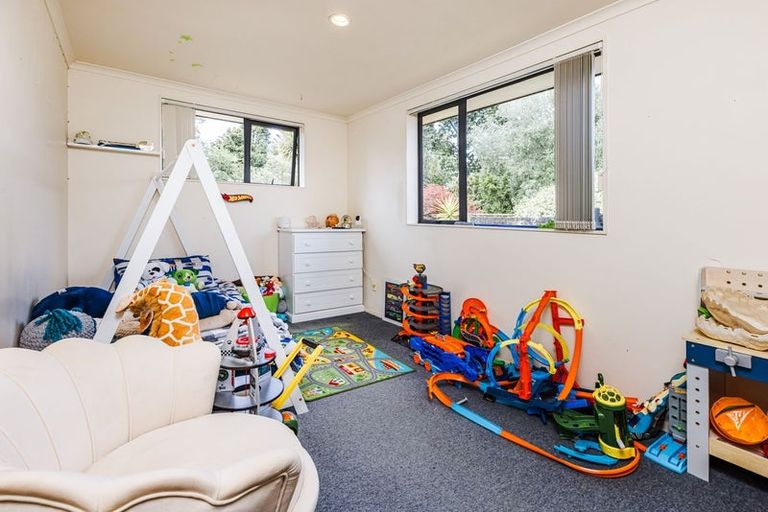 Photo of property in 28 Ranch Place, Pukekohe, 2120