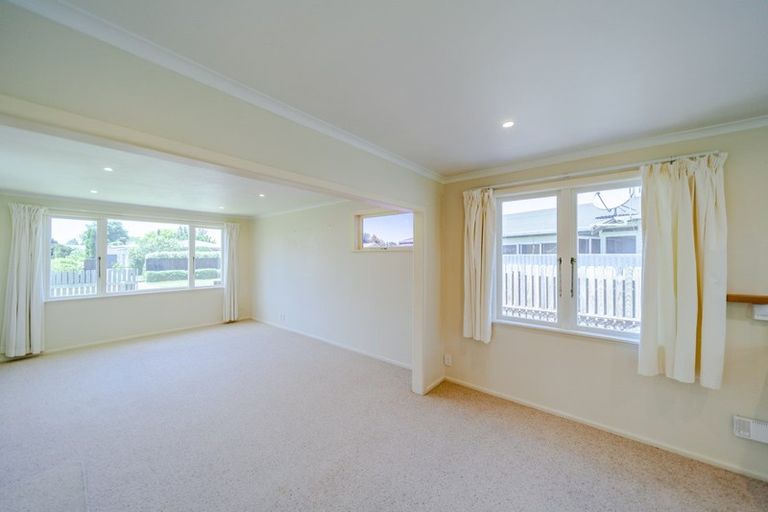 Photo of property in 36 Upham Street, Havelock North, 4130