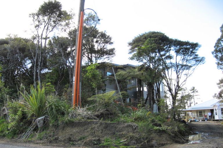 Photo of property in 224 Forest Hill Road, Waiatarua, Auckland, 0612