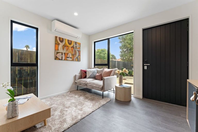 Photo of property in 3/27 Taikata Road, Te Atatu Peninsula, Auckland, 0610