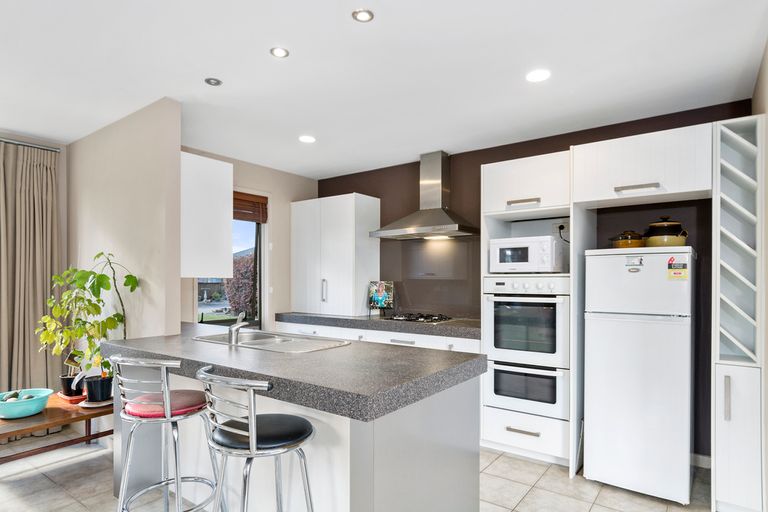 Photo of property in 14 Glenmonarch Place, Pyes Pa, Tauranga, 3112