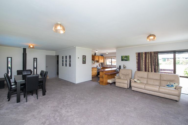 Photo of property in 15 Ashburn Lane, Awapuni, Palmerston North, 4412