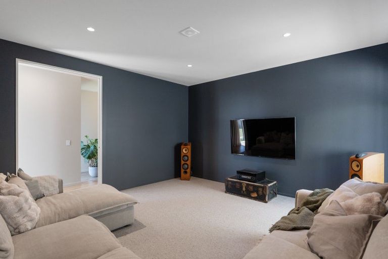 Photo of property in 13 Barnfields Close, Halswell, Christchurch, 8025