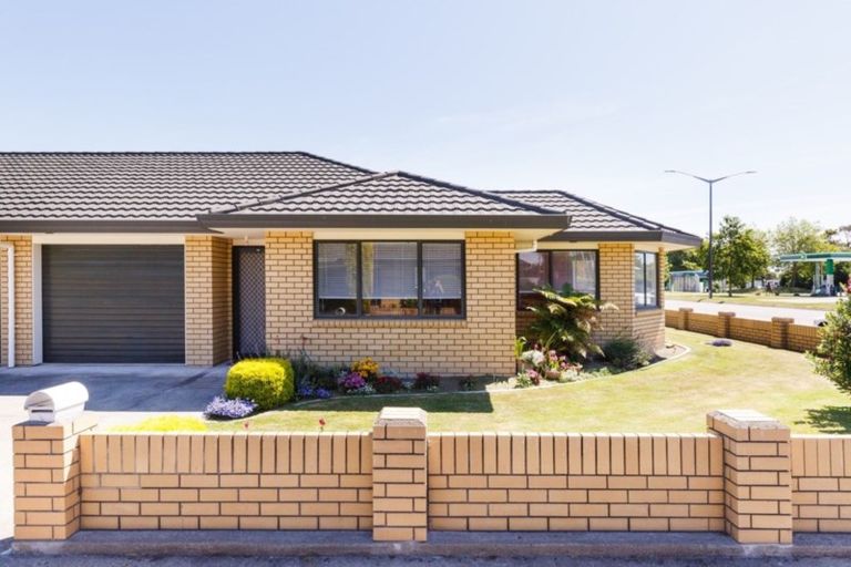 Photo of property in 712 Pioneer Highway, Takaro, Palmerston North, 4412