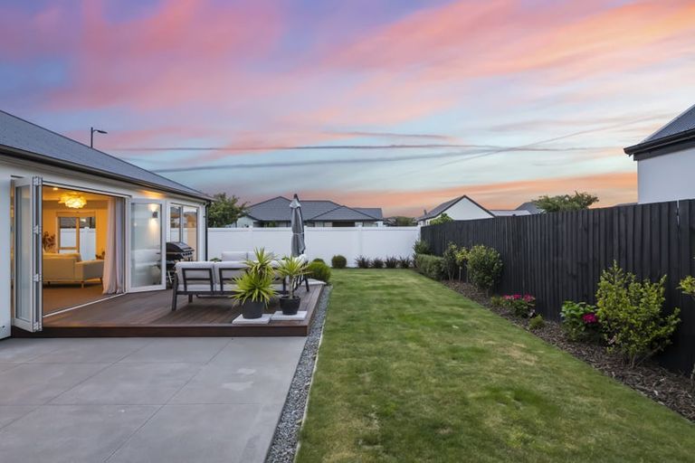 Photo of property in 10 Brooklands Street, Burwood, Christchurch, 8083