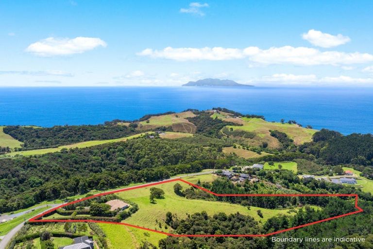 Photo of property in 172 Cape Rodney Road, Leigh, 0985