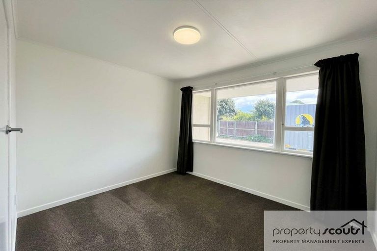 Photo of property in 4 Simons Street, Moturoa, New Plymouth, 4310