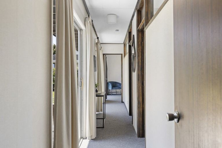 Photo of property in 17 Opawa Place, Terrace End, Palmerston North, 4410