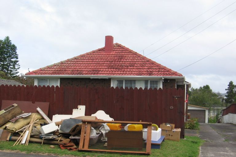 Photo of property in 2 Kelkirk Street, Kelston, Auckland, 0602