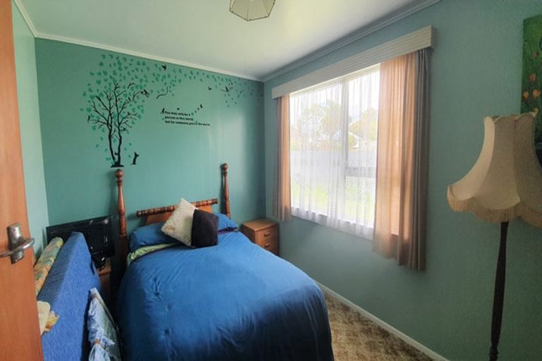 Photo of property in 24 Brassey Street, Waverley, 4510