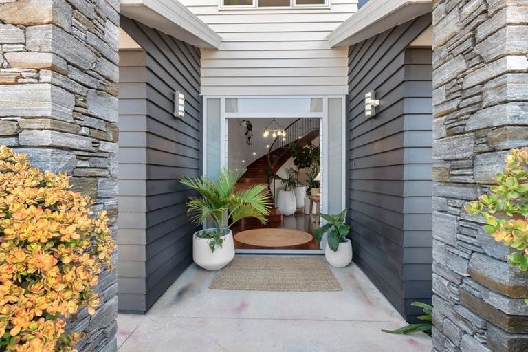 Photo of property in 64 Balboa Drive, Matakatia, Whangaparaoa, 0930