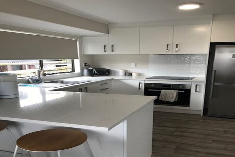 Photo of property in 1/21 Jillteresa Crescent, Half Moon Bay, Auckland, 2012