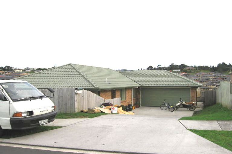 Photo of property in 2 Xena Way, Henderson, Auckland, 0612
