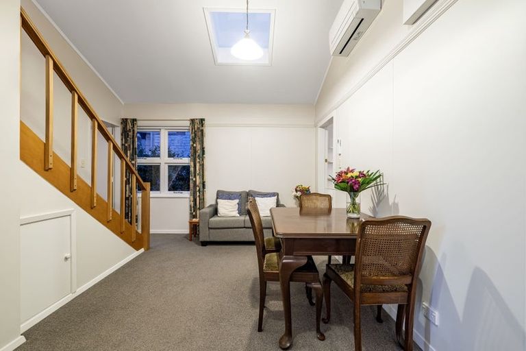 Photo of property in 76 Bayview Road, Paremata, Porirua, 5024