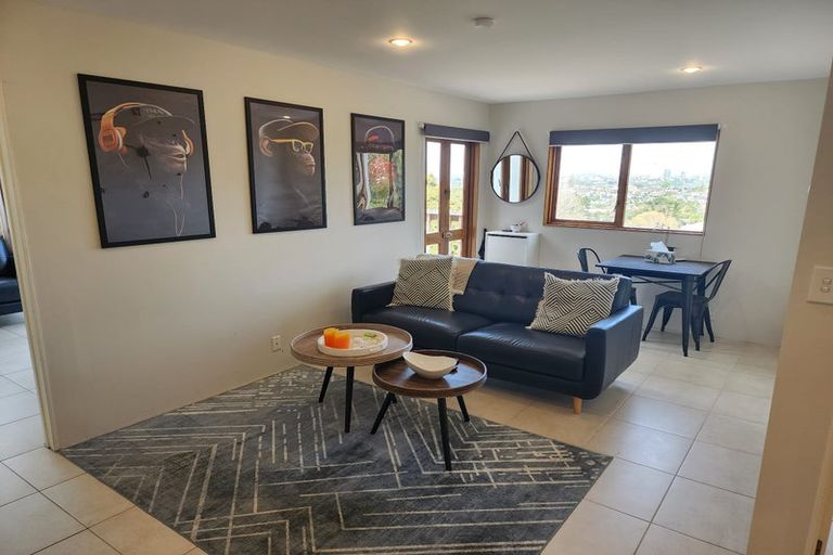 Photo of property in 21a Parr Terrace, Castor Bay, Auckland, 0620