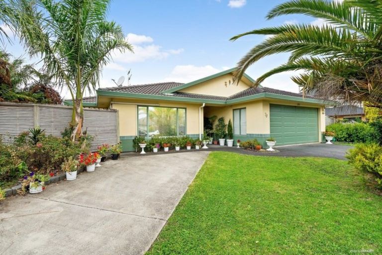 Photo of property in 70 Armoy Drive, East Tamaki, Auckland, 2016