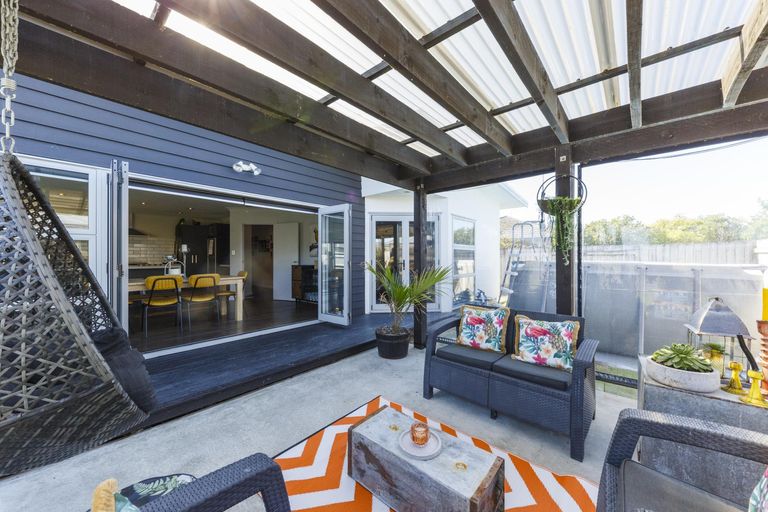 Photo of property in 31 Pegasus Place, Kelvin Grove, Palmerston North, 4414