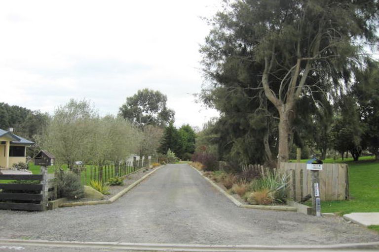 Photo of property in 124a Kawiu Road, Levin, 5510