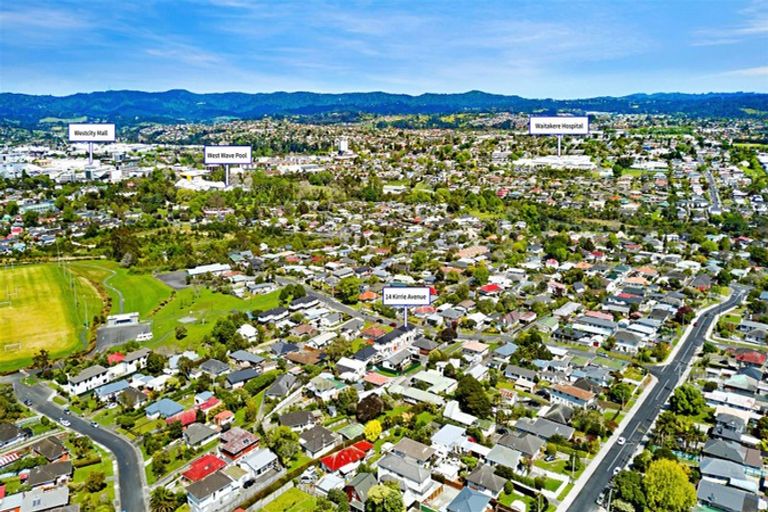 Photo of property in 14a Kirrie Avenue, Te Atatu South, Auckland, 0610