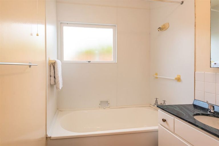 Photo of property in 5 Raekura Place, Redcliffs, Christchurch, 8081