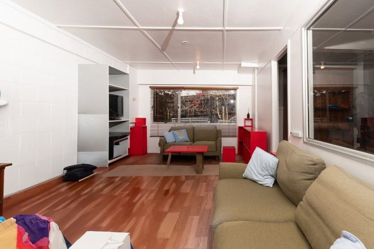 Photo of property in 1/18 Sealy Road, Torbay, Auckland, 0630