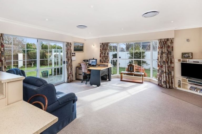 Photo of property in 125 Fendalton Road, Fendalton, Christchurch, 8014