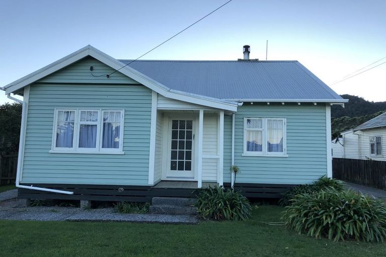 Photo of property in 75 Ward Street, Cobden, Greymouth, 7802