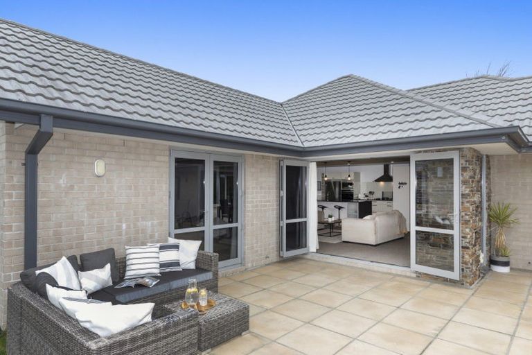 Photo of property in 20 Dunaverty Place, Broomfield, Christchurch, 8042