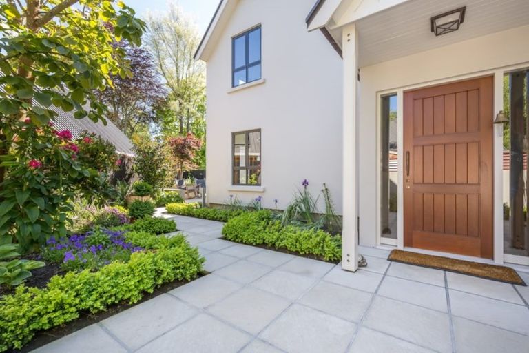 Photo of property in 374 Sawyers Arms Road, Harewood, Christchurch, 8051