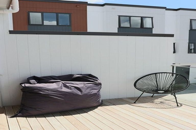 Photo of property in 11/3 Abbotleigh Avenue, Te Atatu Peninsula, Auckland, 0610