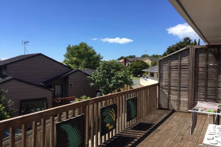 Photo of property in 2/18 Tiri View Place, Waiake, Auckland, 0630