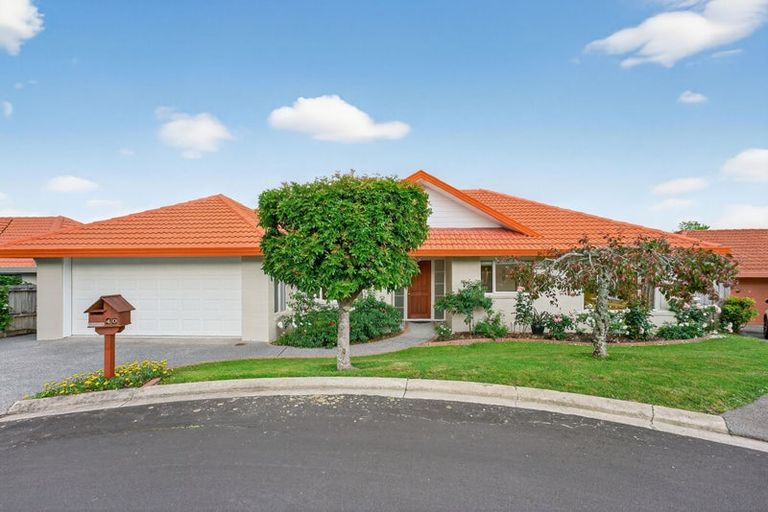 Photo of property in 40 Gillett Place, Botany Downs, Auckland, 2014