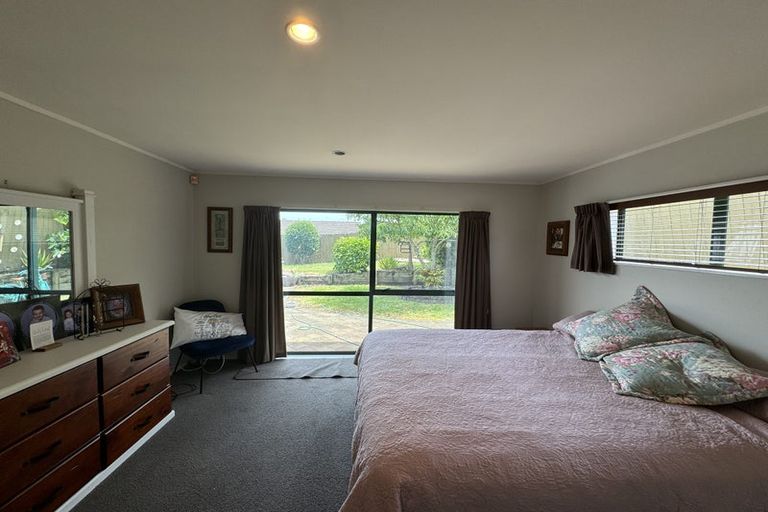 Photo of property in 3 West Fairway, Golflands, Auckland, 2013