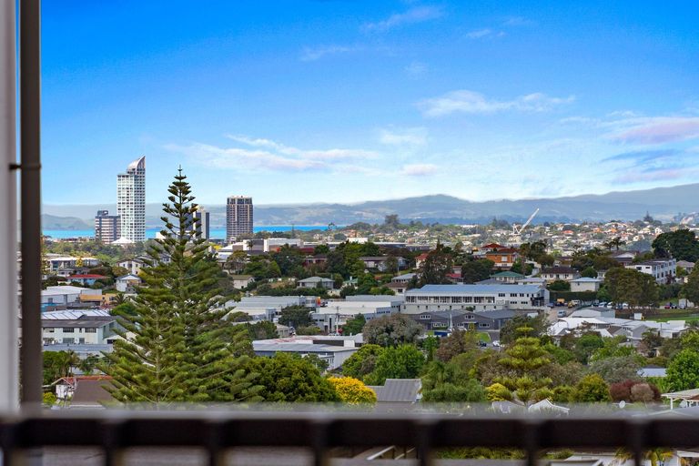 Photo of property in 402/553c Glenfield Road, Glenfield, Auckland, 0629