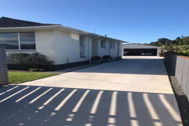 Photo of property in 2 Karaka Street, Inglewood, 4330