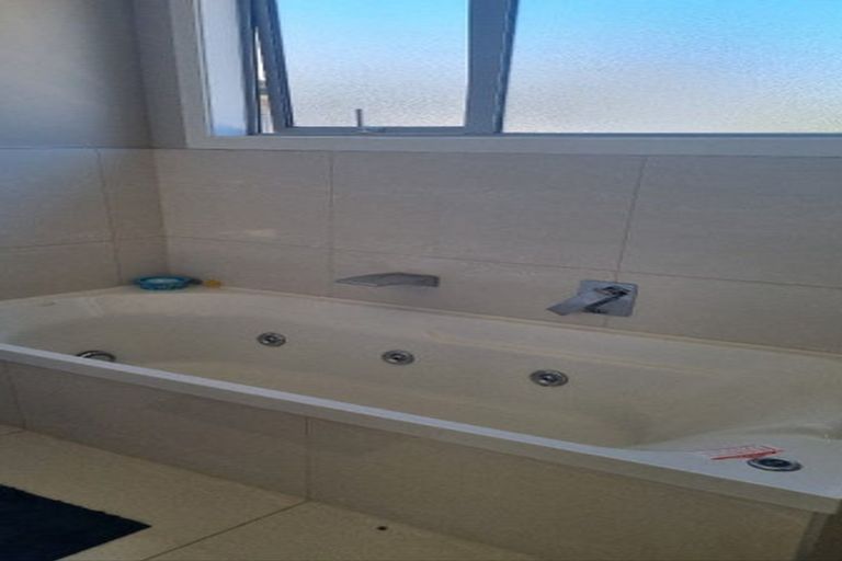 Photo of property in 4/113d Moorefield Road, Johnsonville, Wellington, 6037