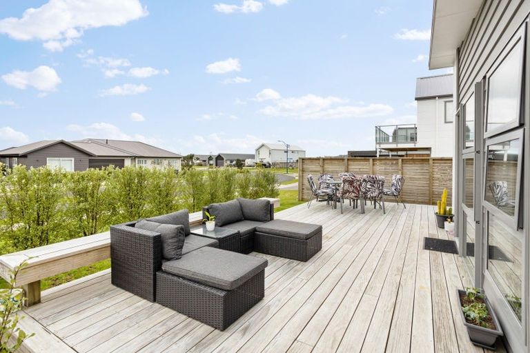 Photo of property in 8 Ngaroma Crescent, Whitianga, 3510