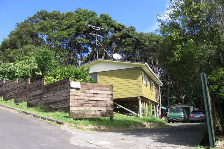 Photo of property in 13 Eugen Place, Bayview, Auckland, 0629