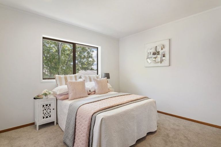 Photo of property in 13 Tarahanga Street, Northcote, Auckland, 0627