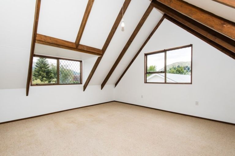 Photo of property in 47 Oregon Drive, Kelvin Heights, Queenstown, 9300