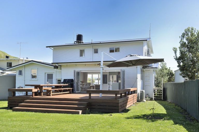 Photo of property in 69 Fortescue Street, Mahia, Nuhaka, 4198